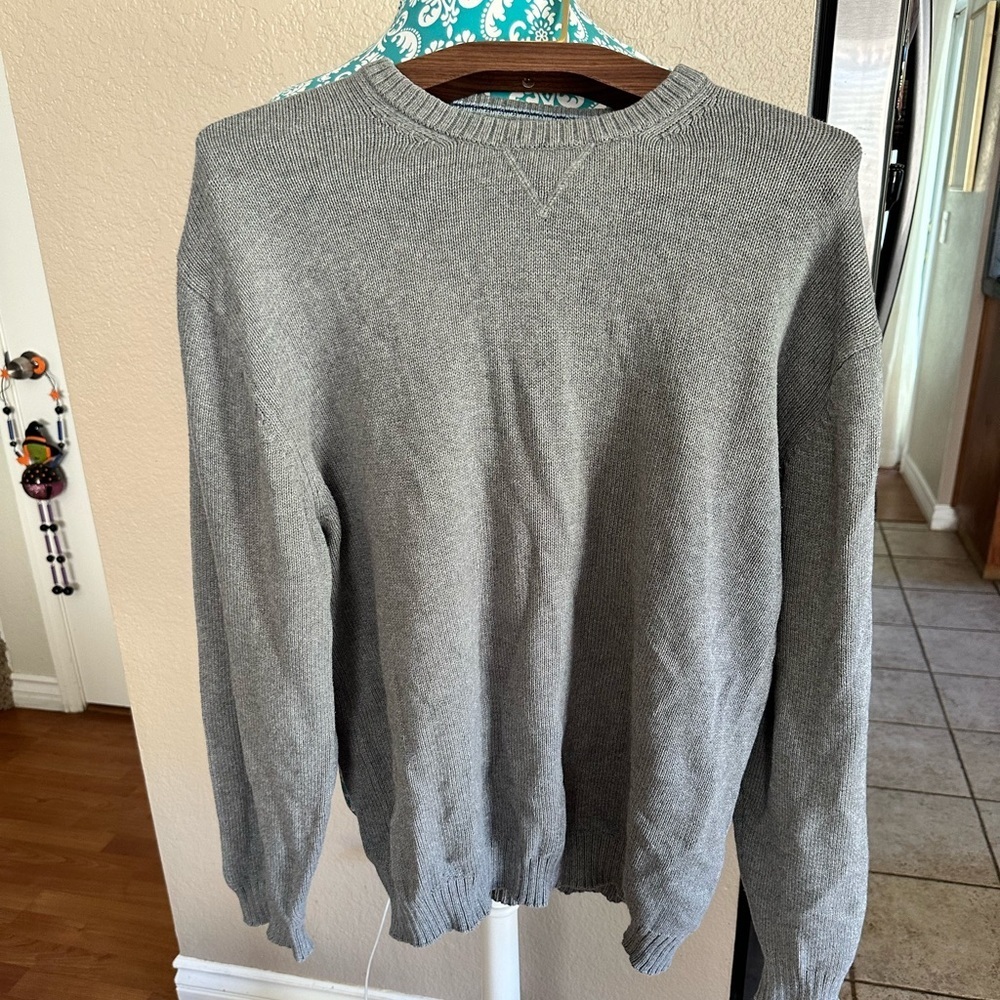 Basic Editions Men’s Classic Gray Knit Sweater. Preppy, collegiate, old money